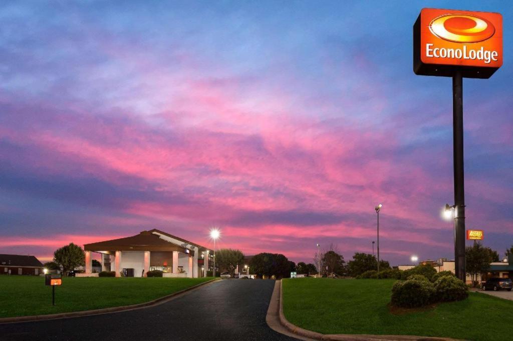 Econo Lodge Madison Exteriér fotografie