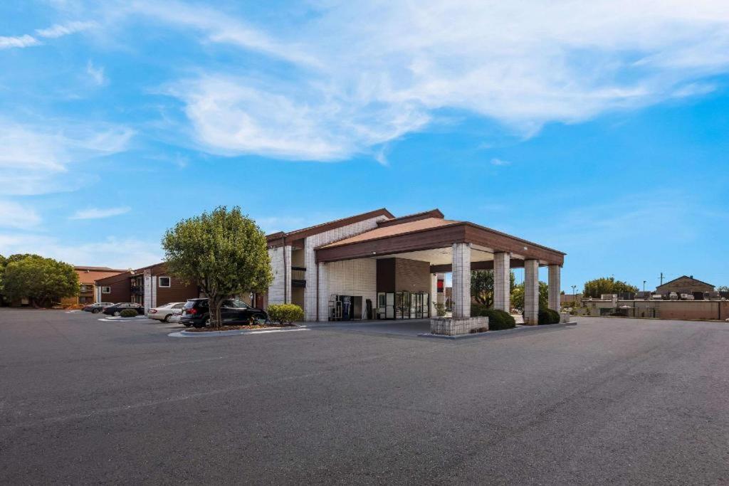 Econo Lodge Madison Exteriér fotografie