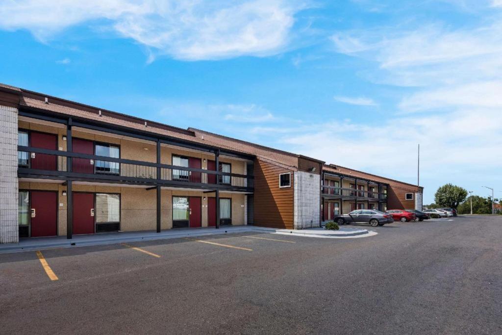 Econo Lodge Madison Exteriér fotografie