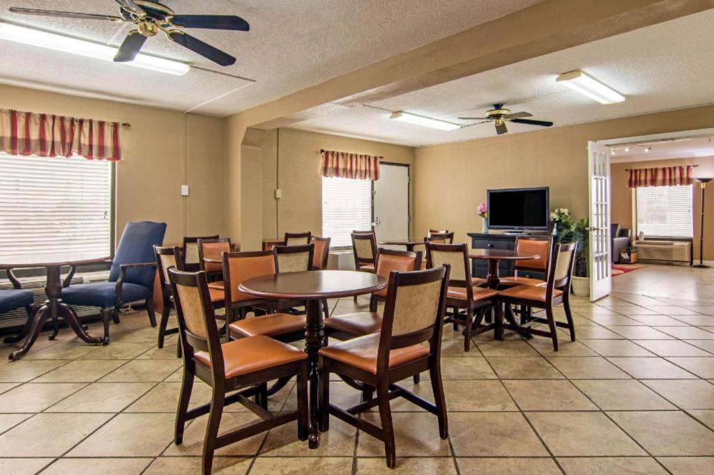 Econo Lodge Madison Exteriér fotografie